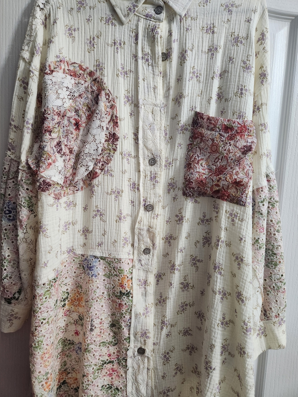 POL Floral Patchwork Double Peace Sign NEW Size M Boutique Blouse Cream w/lace - Picture 3 of 16